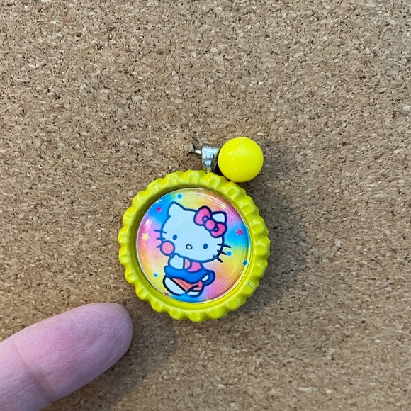 HELLO KITTY Soda Pop Cap Necklace Jewelry Rainbow Star Charm Key Chain Pin Bag - Picture 2 of 8
